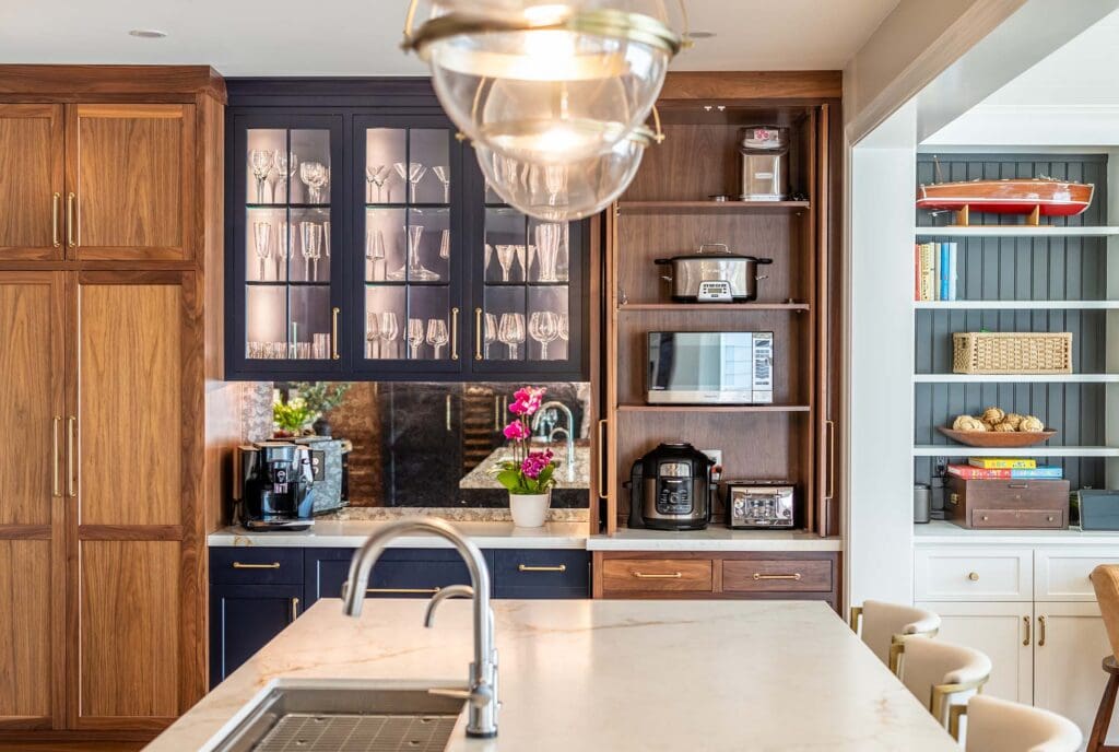 Bar with doors open_featured_image