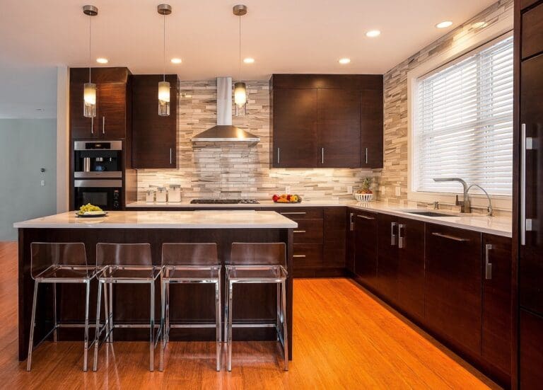 Tom-Kelly-Horiz-Walnut-5